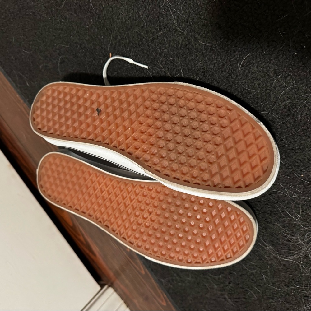 Vans Men's Classic Black and White Sneakers - Picture 3 of 4